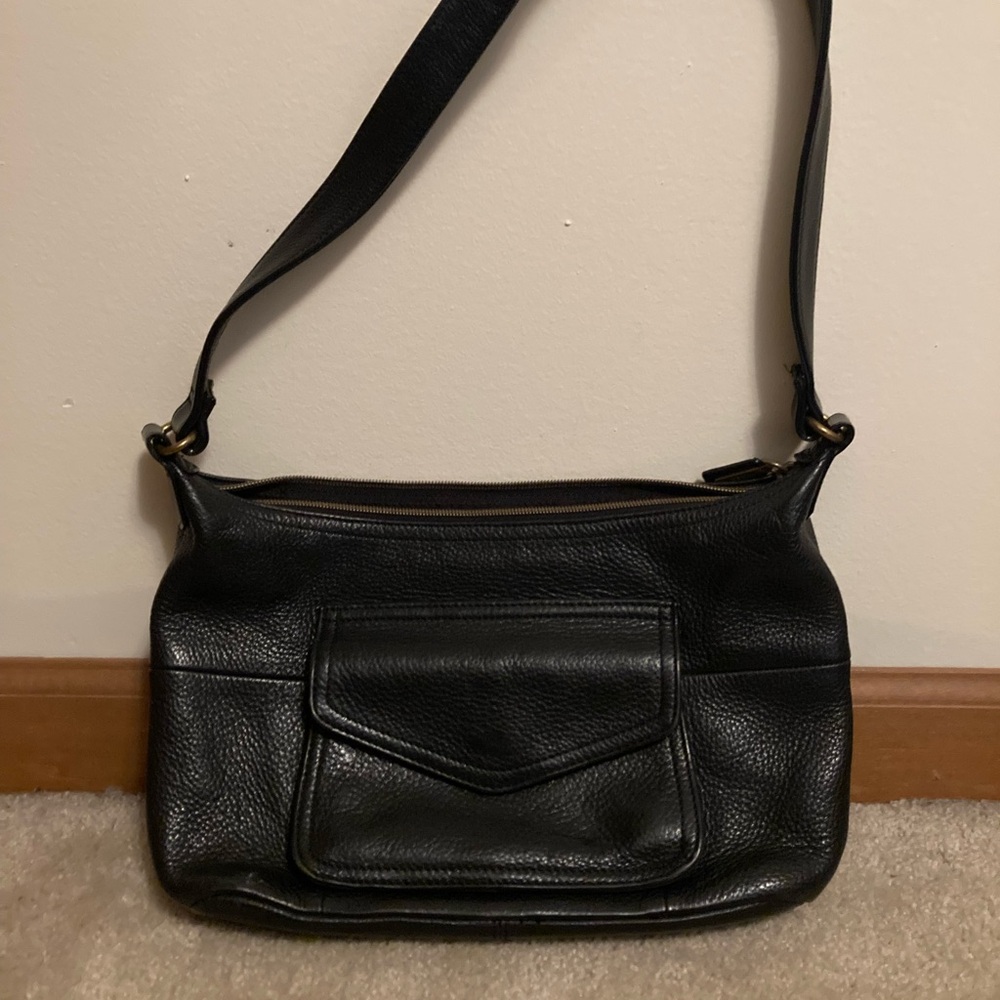 EUC Fossil Classic Black Leather Shoulder Bag With Brass Hardware